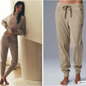 Alo Muse Sweatpant brand new - gravel heather XS